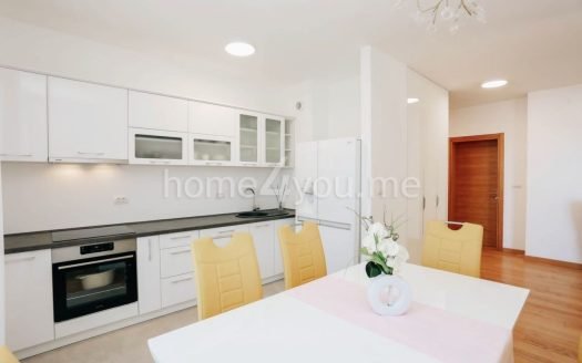 Luxurious penthouse with parking space, Rafailovici, Budva