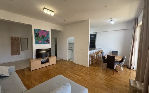 Comfortable three-bedroom apartment on the first line from the sea, Harmonia, Budva