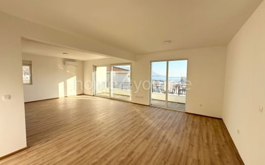 Exclusive penthouse with panoramic views of the entire Budva, Dubovica