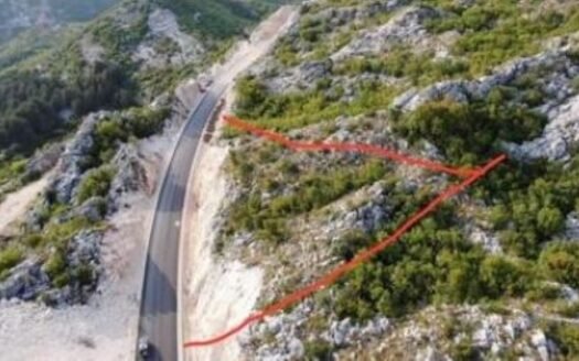 Land with a panoramic view of Cetinje