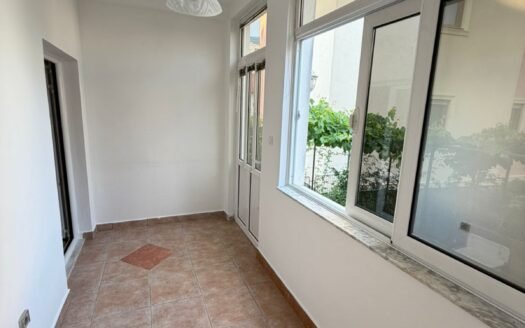 One-bedroom apartment with terrace and parking space – Topliški Put, Budva