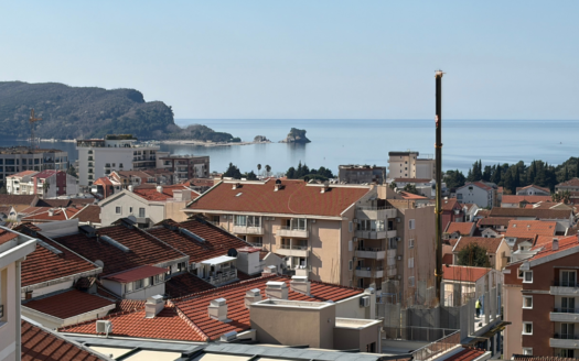 One-bedroom apartment with sea views in a new development, Podkošljun, Budva