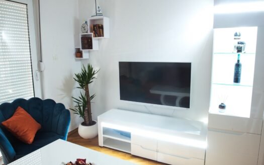 Spacious one-bedroom apartment of 67 m² with sea view – Babilonija, Budva
