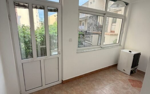 One-bedroom apartment with terrace and parking space – Topliški Put, Budva