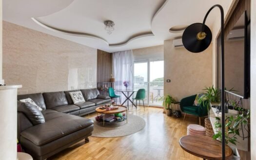 Furnished three-bedroom apartment with sea view, Bečići, Budva