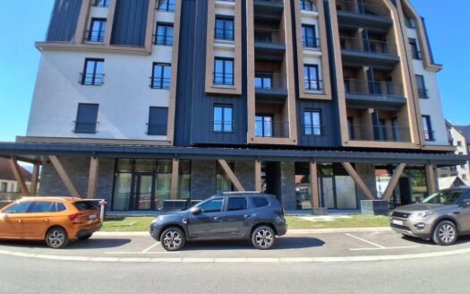 Four-bedroom duplex apartment with garage parking space in the Wulfenia hotel & residential complex, Kolašin
